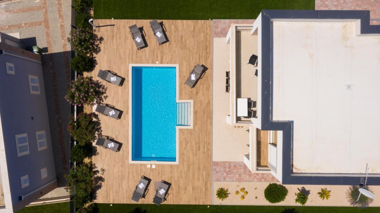 Villas Royal I With Private Pool Novalja Exterior photo